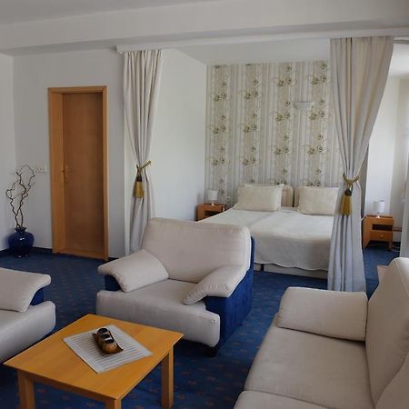 Hotel Residence Inn سكوبجي المظهر الخارجي الصورة