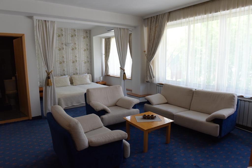 Hotel Residence Inn سكوبجي المظهر الخارجي الصورة