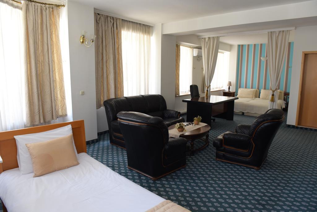 Hotel Residence Inn سكوبجي المظهر الخارجي الصورة