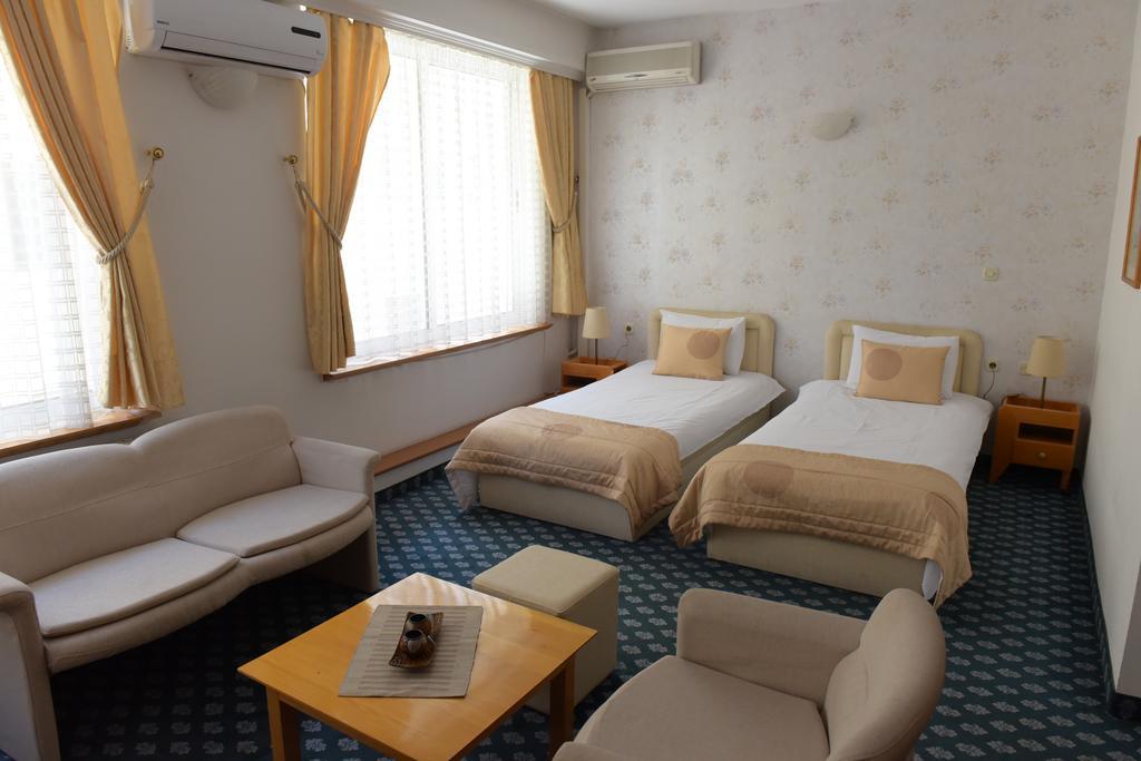 Hotel Residence Inn سكوبجي المظهر الخارجي الصورة