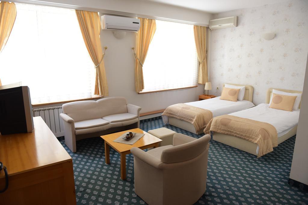 Hotel Residence Inn سكوبجي المظهر الخارجي الصورة