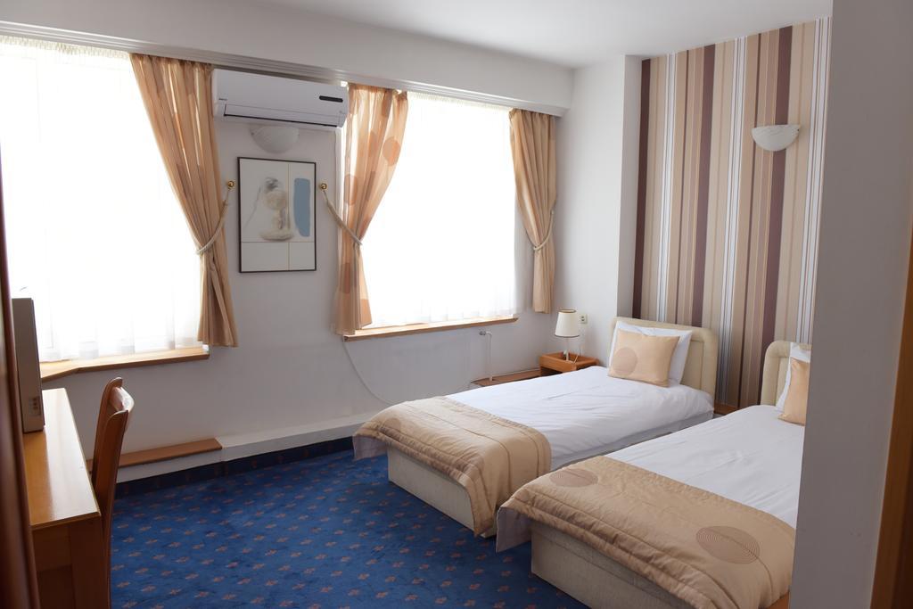 Hotel Residence Inn سكوبجي المظهر الخارجي الصورة